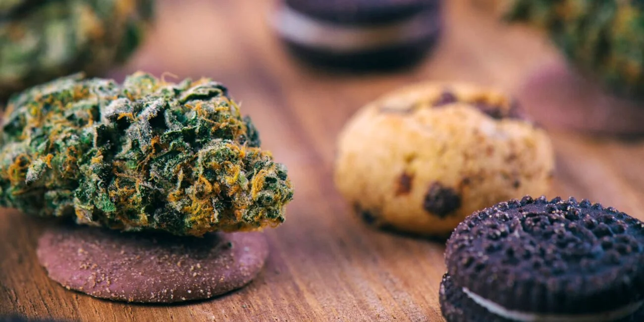 cannabis bud and cookies 