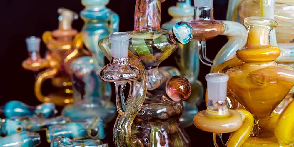 How To Use A Bong: Mastering the Art