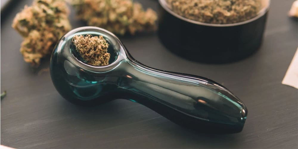 How to Clean a Weed Pipe